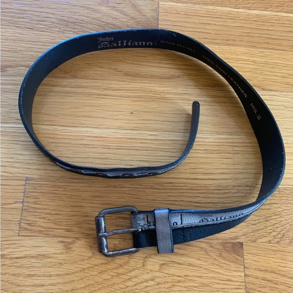 John Galliano Lot 2 Black Cow Leather Strap Belt Logo Buckle Adjusted Sz II III